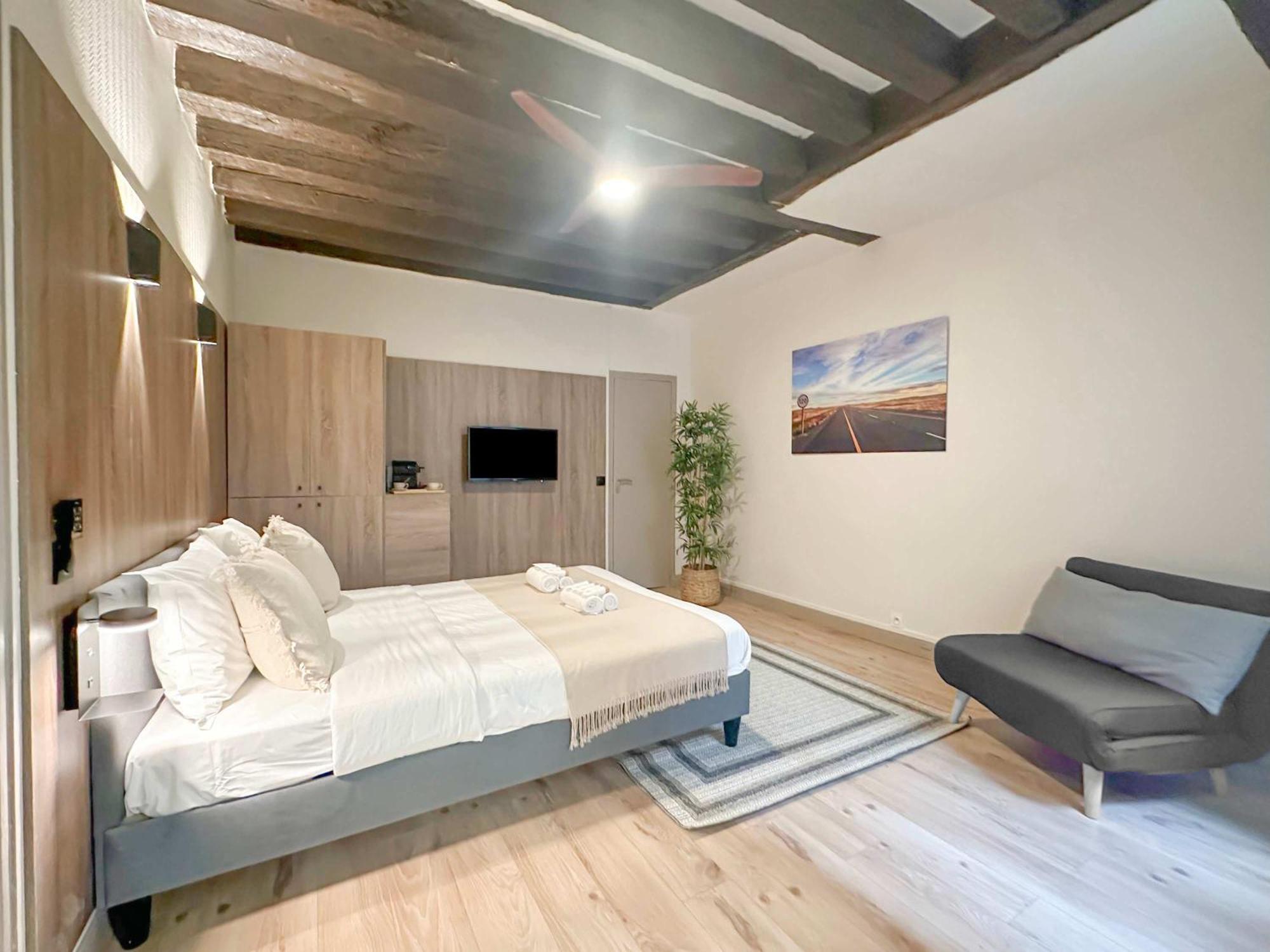 Appartement Elegant Steps Away From Iconic Landmarks Paris